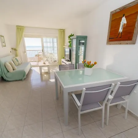 Homeholidaysrentals - Costa Barcelona アパート